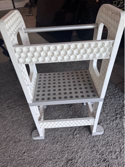 Kitchen buddy stool