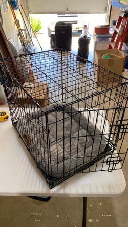 Small Animal Kennel/Crate W/Bed