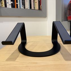 Laptop Stand (Apple Curve Stand for Macbook)