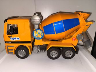 Bruder Mercedes-Benz Actros Cement Mixer Truck (MX 5000) - Toy Vehicle