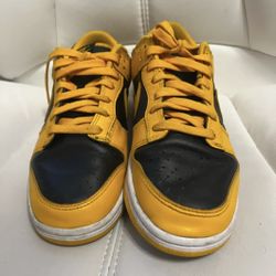 golden rod ducks size 8.5