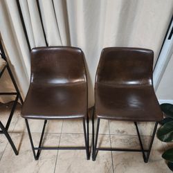 2 Bar Stools 