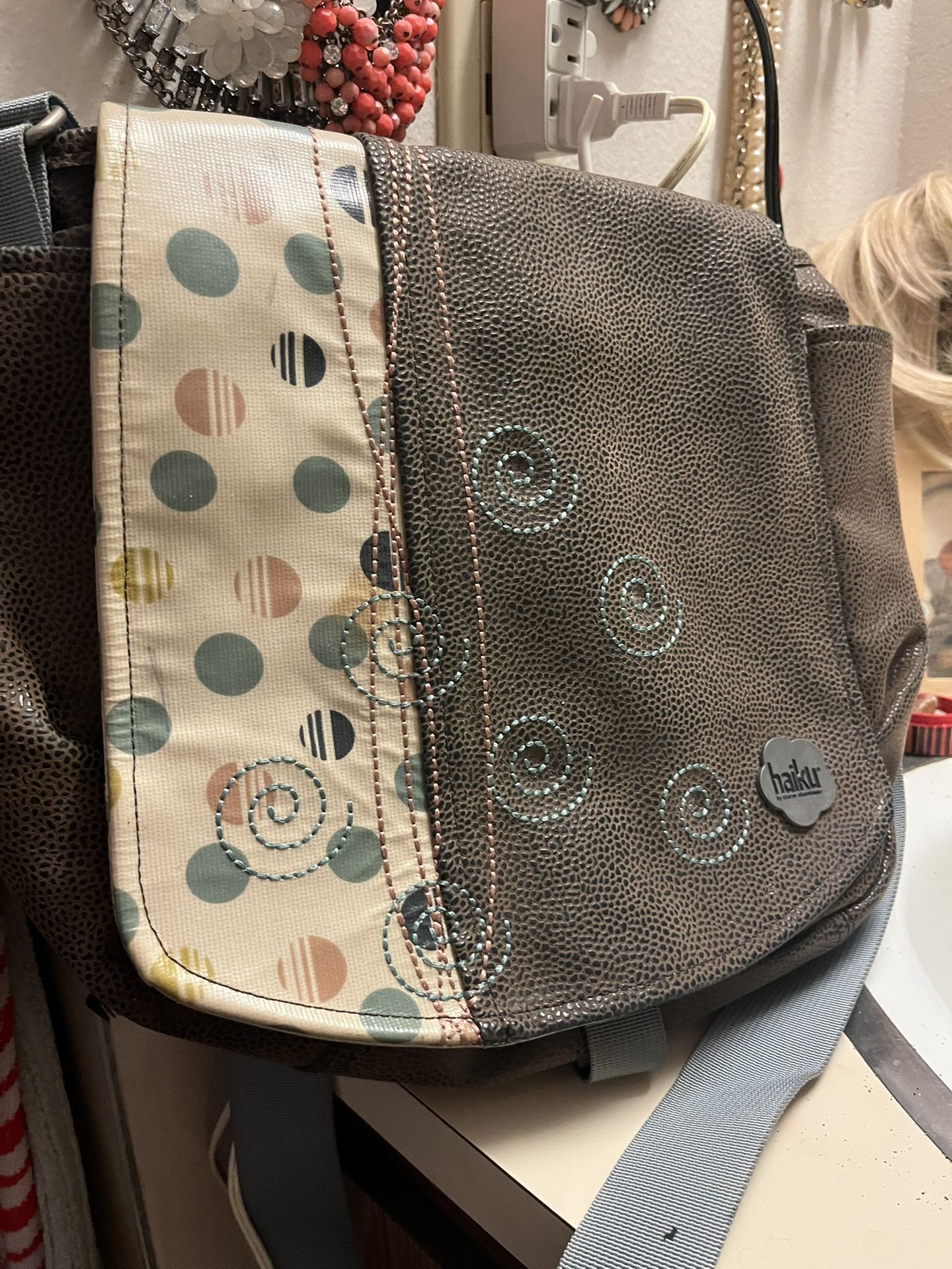 Haiku Messenger Bag