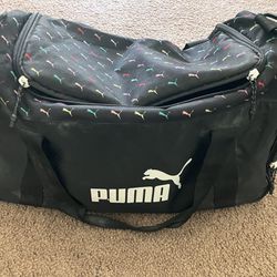 Puma Duffel Bag Travel, like new, has side pockets