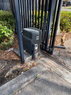 Electric gate stops halfway or won’t close? Same-day help for motor