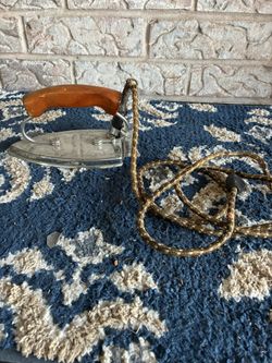 Old a antique Iron $35 Great Conditions 