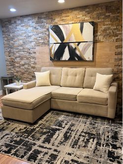 FREE DELIVERY🏡📦Oatmeal Linen Sectional w/ Reversible Chaise