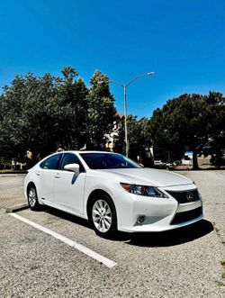 2013 Lexus ES 300h