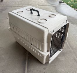 Plastic Portable Dog Kennel; Hard-Sided Travel Pet Carrier, Metal Door, for Pets