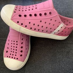 Natives Size 9c