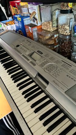 As Is Yamaha Portable Grand DGX-500