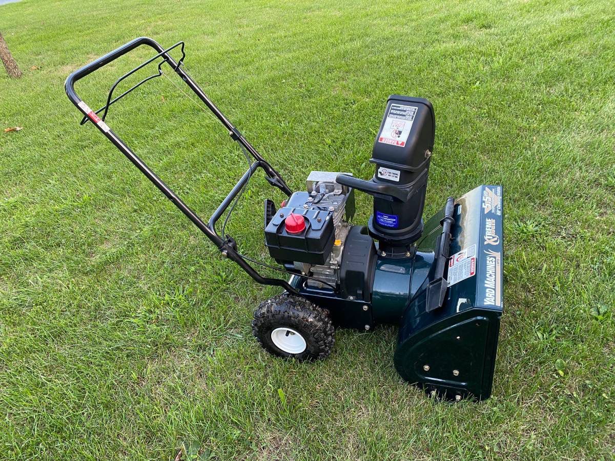 *Like-NEW* Two Stage 22” Snowblower 5.5 HP Engine, Looks & Runs Great