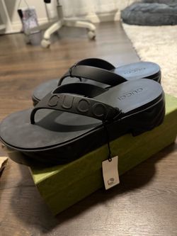 Gucci Platform Thong Sandals size 9