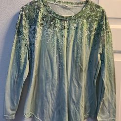 Green and white long-sleeved top Womens Small