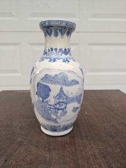3 Matching Chinese Vases