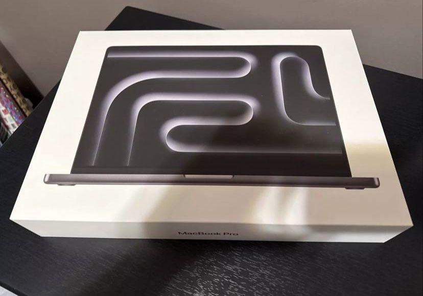 MacBook Pro 16” M4 Max 
