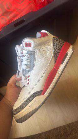 Air Jordan 3 Fire Red Sneakers