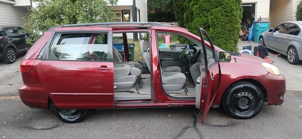 2005 Toyota Sienna