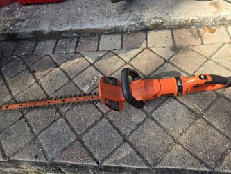 Electric black decker hedger
