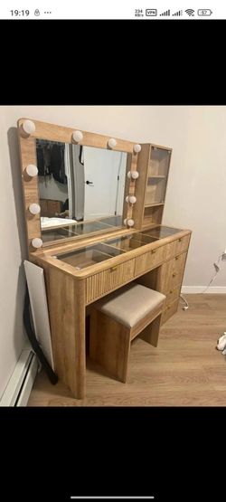 Makeup Vanity
