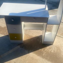 Kids small desk
