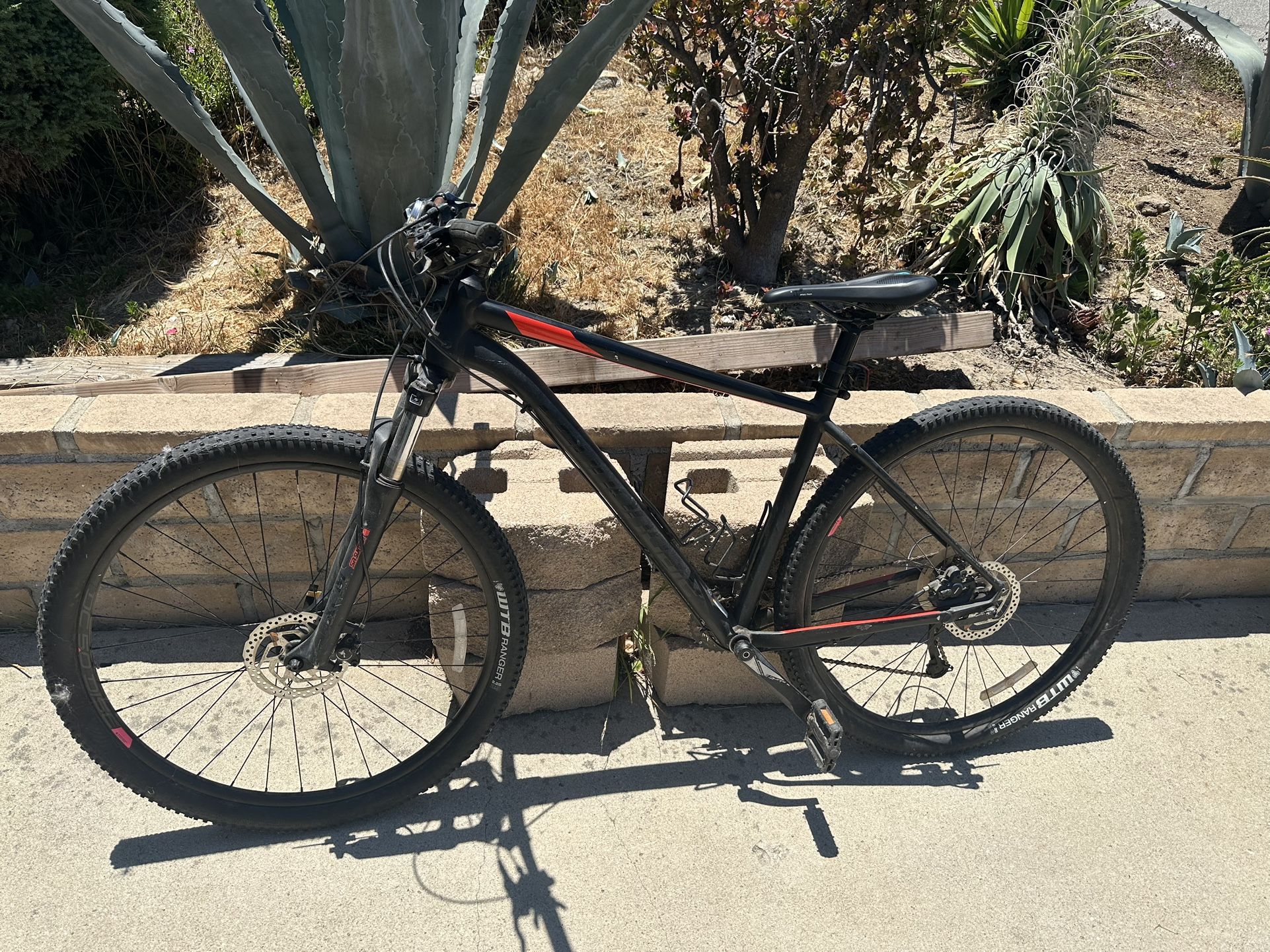 Cannondale Mountain Bike