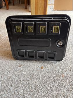 Arcade coin accepter takes 4 quarters