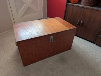 Vintage wooden chest/footlocker with metal hasp and metal side handles $100 OBO