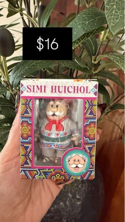 Simi Huichol Collectible Figurine  keychain in box