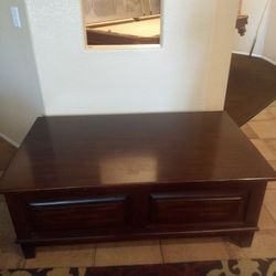 Coffee Table with Lift Top