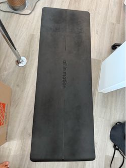 Good quality yoga mat and carrying sleeve