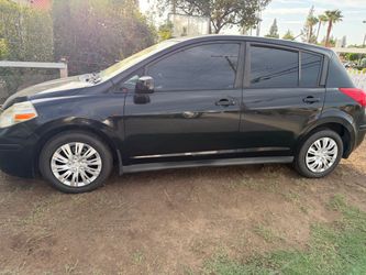 2007 Nissan Versa Hatchback Black
