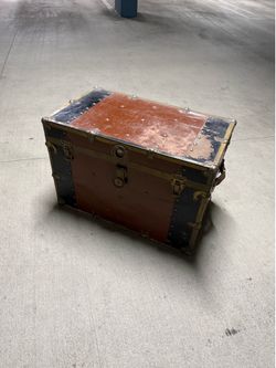 Vintage Green Flat-Top Steamer Trunk / Storage Chest – Brass Hardware