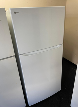LG Top Freezer Fridge – White, Ice Maker, Clean