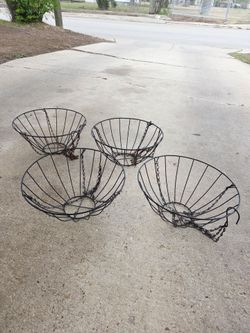 4 metal plant hanging baskets