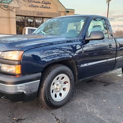 2007 Chevy Silverado W/T One Owner 