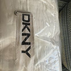 Brand New White DKNY  Full/Qenn Comforter Set