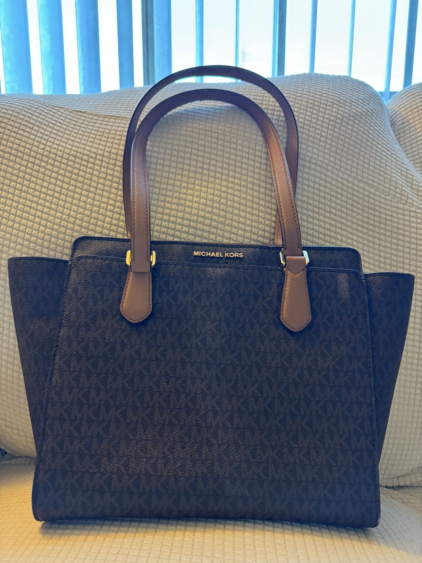 Michael Kors Medium