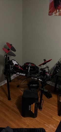 Alesis 9-Piece Command Mesh Electronic Drum Kit with Simmons Amp