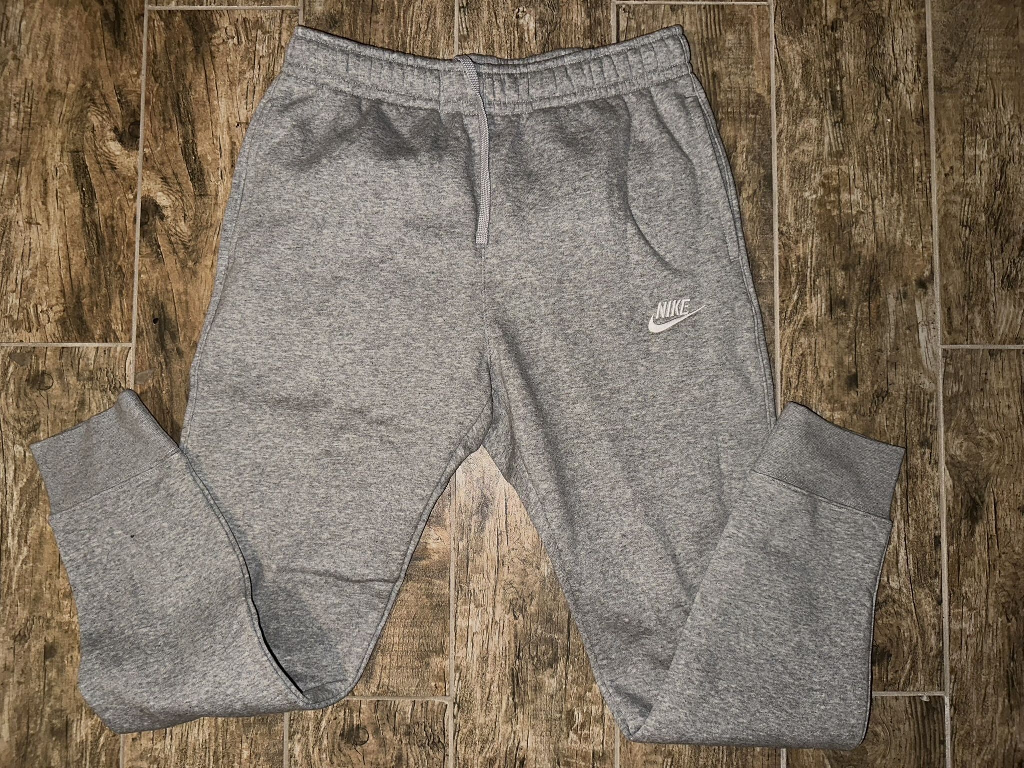 Nike Men’s Gray Sweatpants Club Fleece Tapered Jogger 826431-063 Size Medium