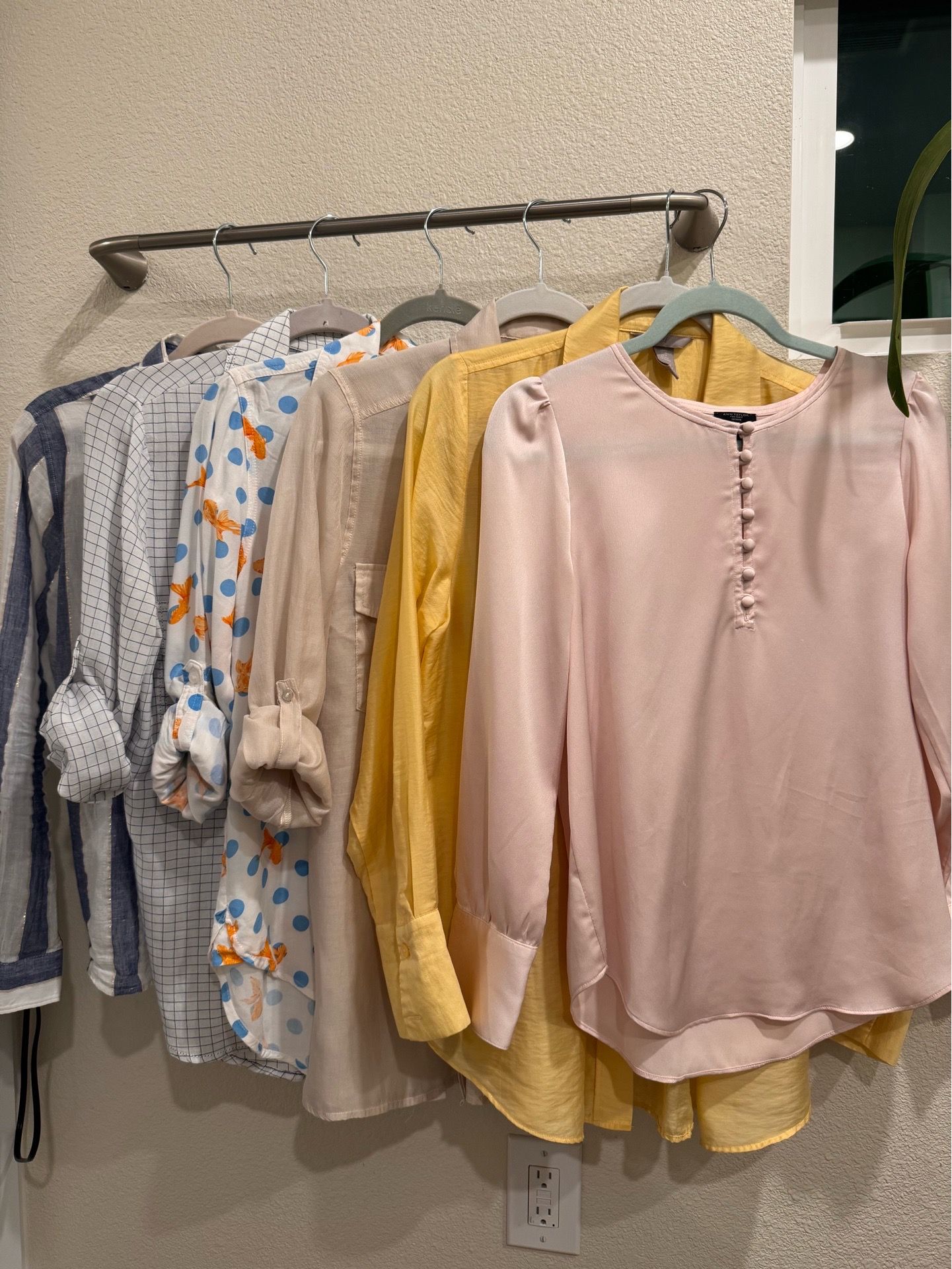 Set of 6 women’s shirts