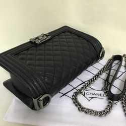 chanel medium caviar flap bag black