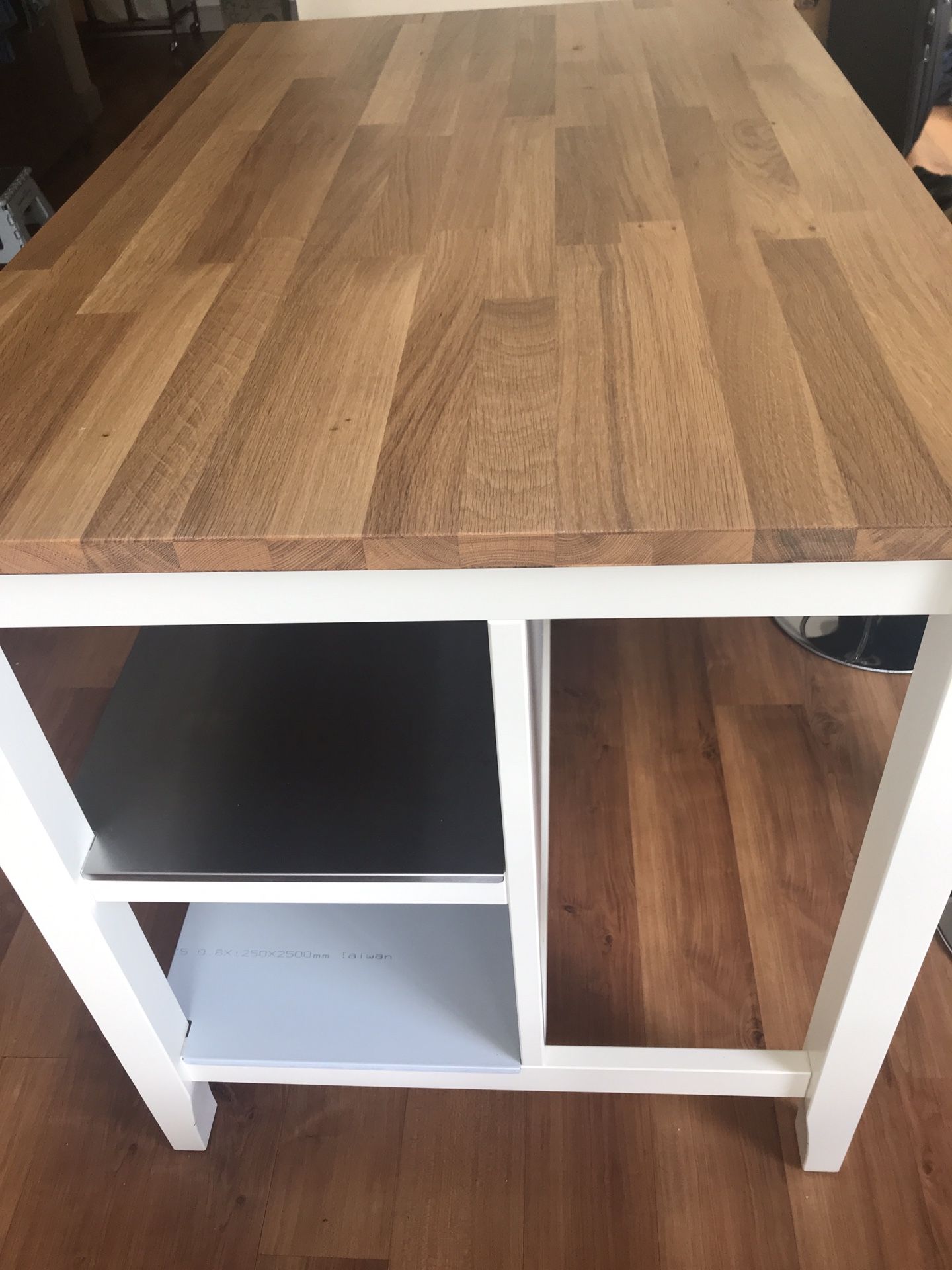 IKEA Island / dining table/Excellent condition