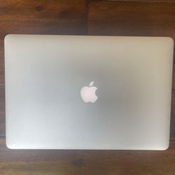 Apple 15” Macbook Pro 2015 Silver