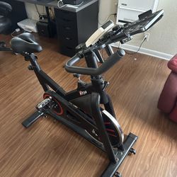 Pull Up Bar & Stationary Bike