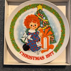 7 Raggedy Ann Collectible plates From The 70s