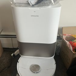 Robot Vacuum: Dreame L10s Pro Ultra Heat Vacuum & Mop | 7000Pa | Hot Water Self-Cleaning