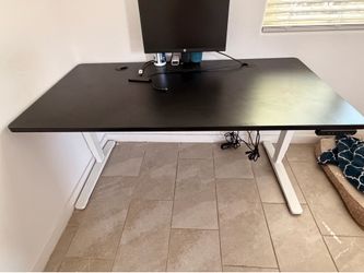 UPLIFT Standing Desk (60”W x 30”D, Electric, Black Top/White Frame) – Motors Work Great