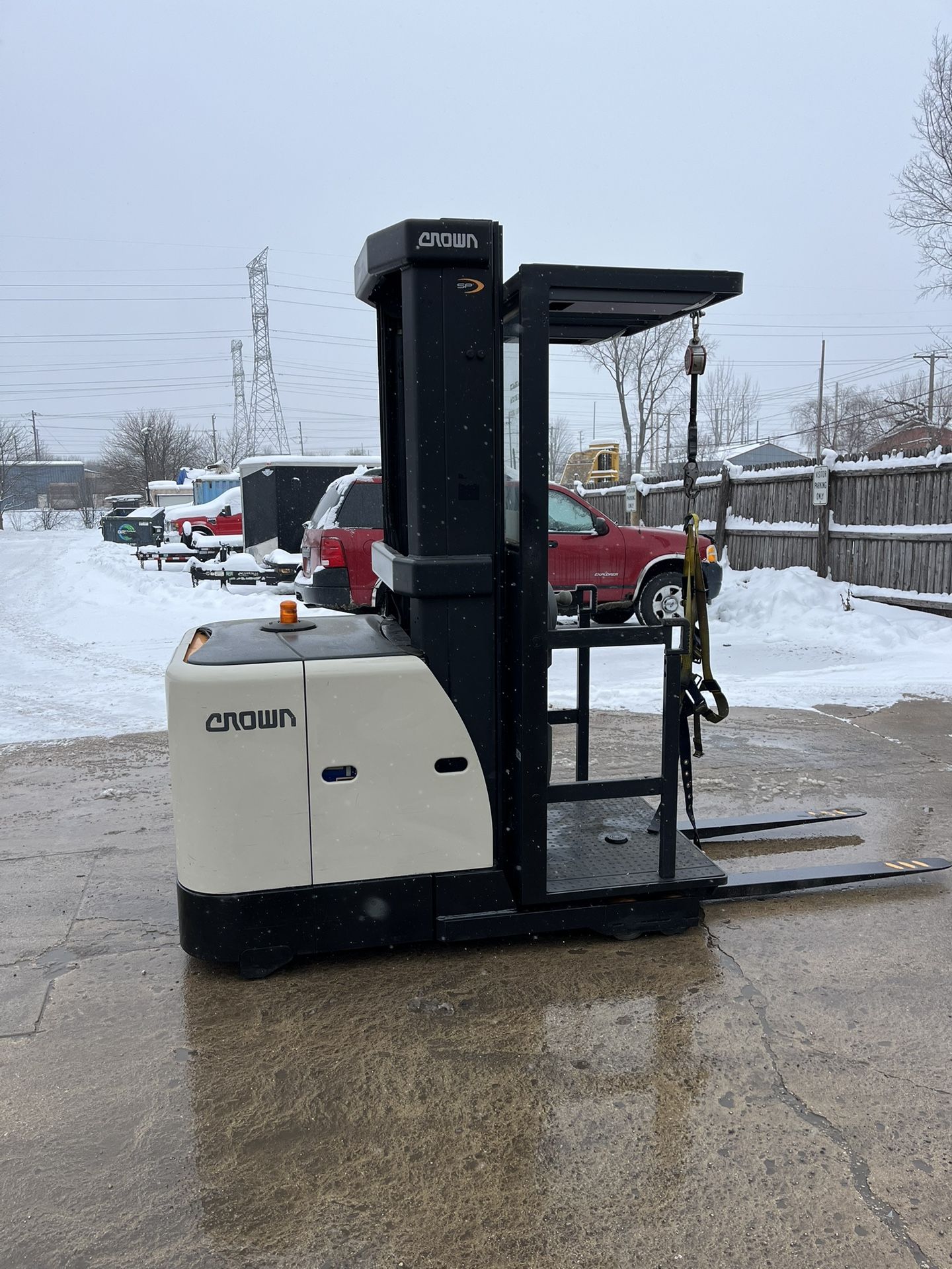 For sale a crown sp3520-30 order picker forklift.95/210 mast,24v battery,2148 drive hours,2019 year. It is in good working condition.