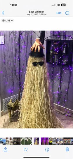 Halloween cousin it decor